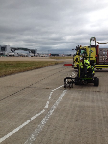 H2GO line removal by Hydroblasting at Gatwick Airport